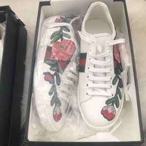 Gucci Ace Embroidered Sneaker size 39 😍